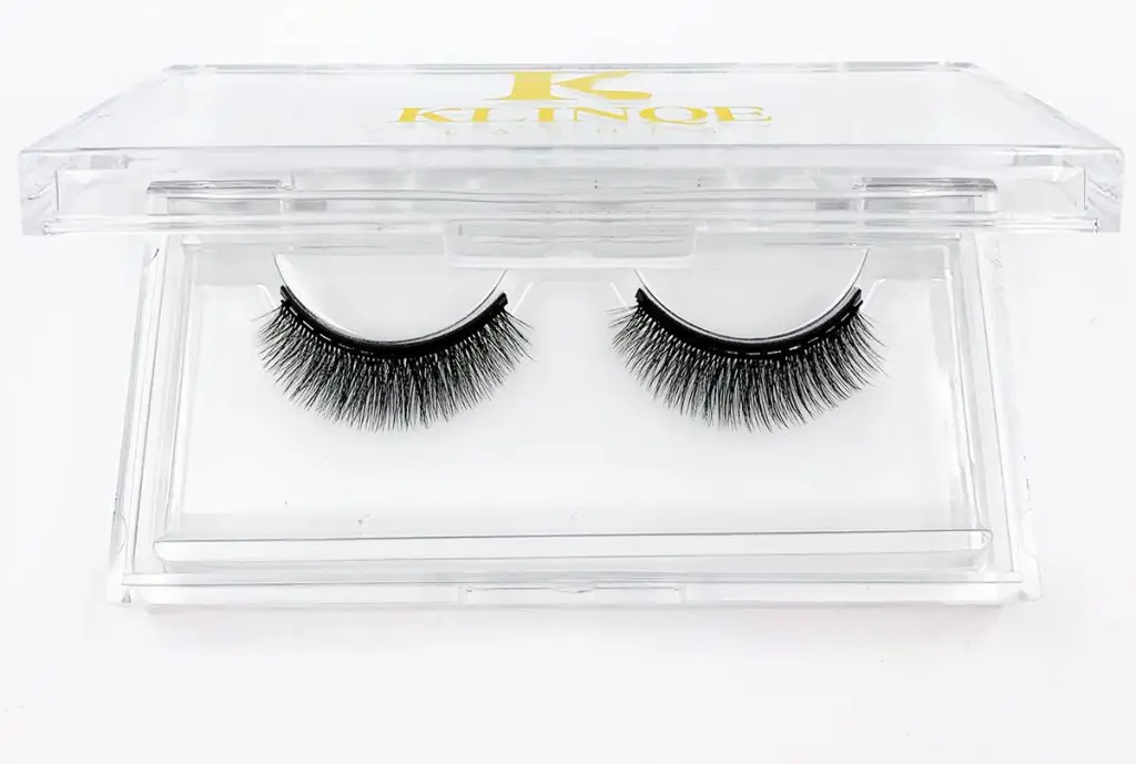 sapphire lashes