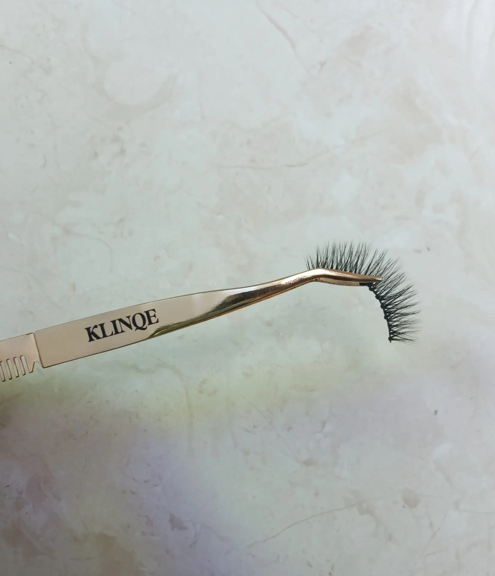 tweezer with lashes